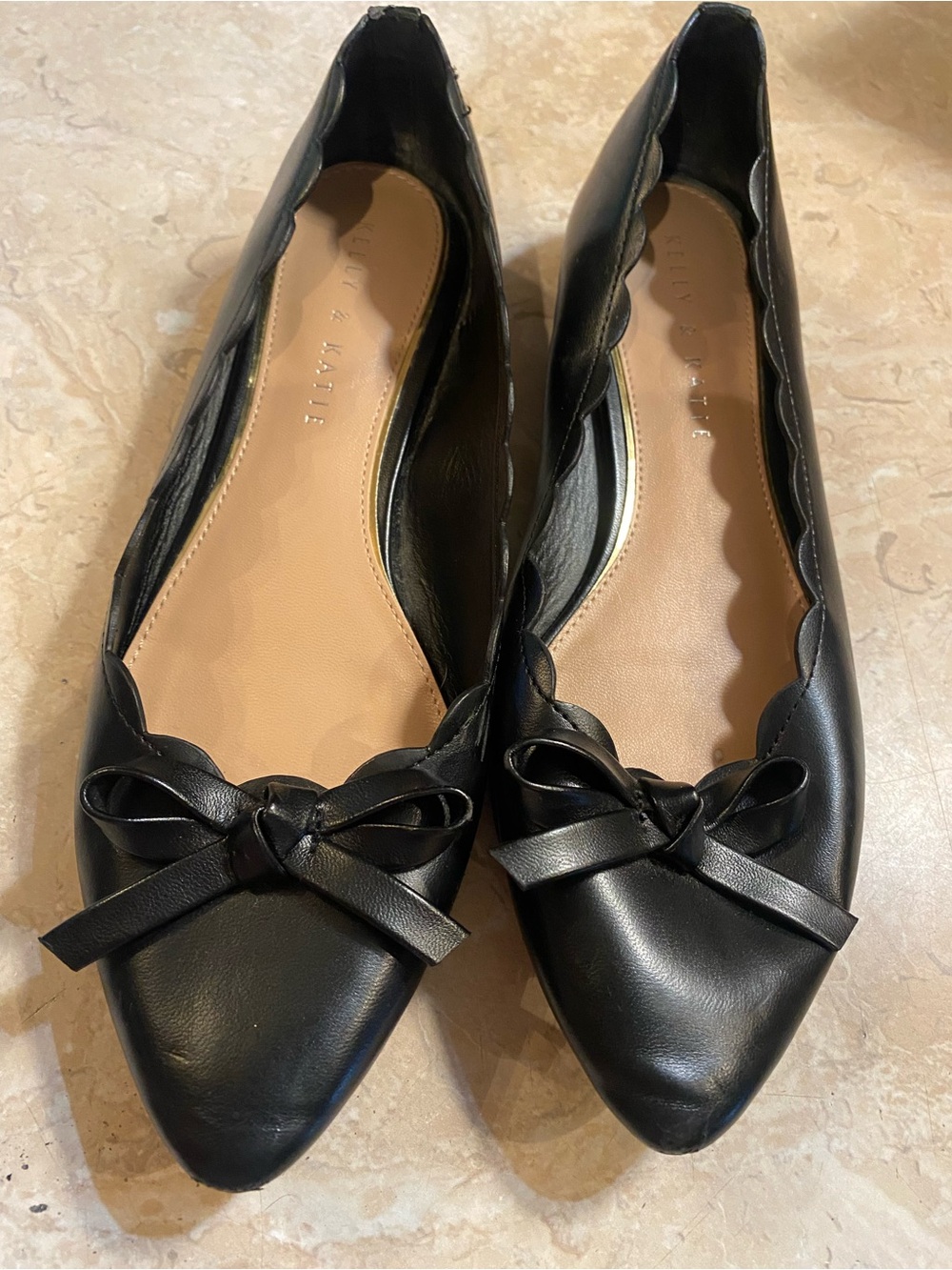 Kelly & Katie Black Scalloped Pointed Toe Bow Flats